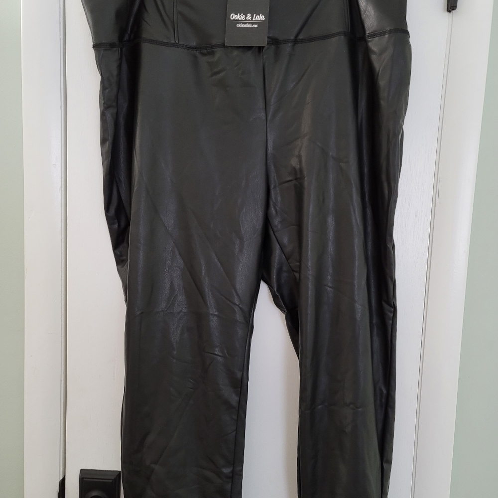 Faux leather black high waisted leggings